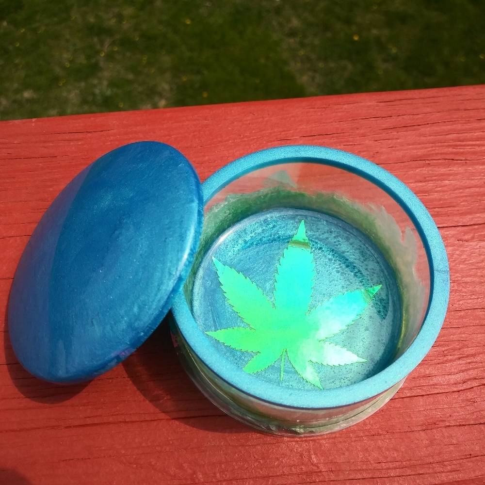 HANDMADE Stash Box Resin Art 420 Cute Gift Round - Picture 4 of 10